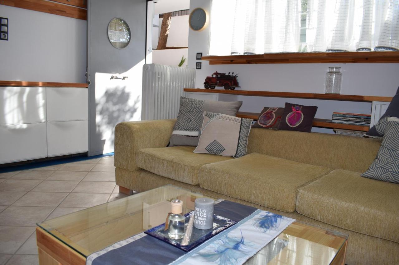 3H Myrto Ενα Λειτουργικό Studio Κοντά Στην Αθήνα エクステリア 写真